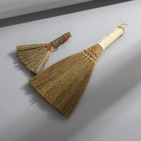 Miscanthus Cleaning Brush image 2