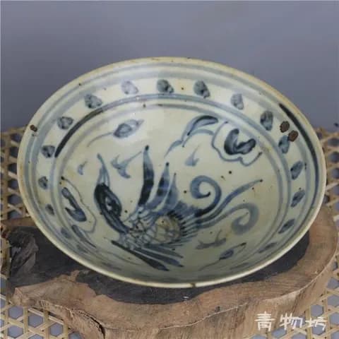 Blue-and-White Hand-Painted Phoenix Motif Conical Bowl image 2