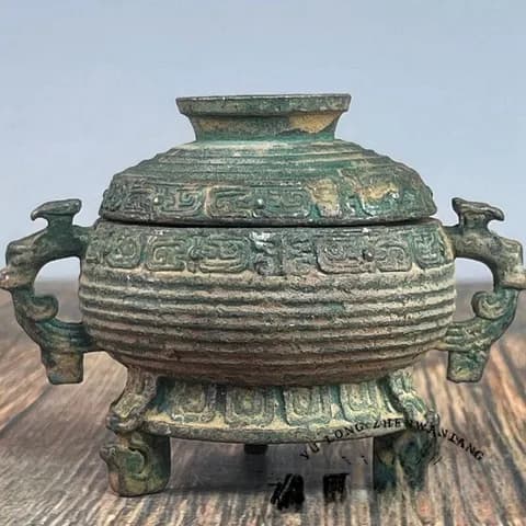Bronze-Alloy Verdigris Three-Legged Incense Burner