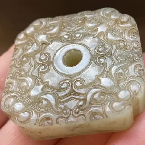Antique-Style Xiuyan Jade Mythical Beast Pendant image 2