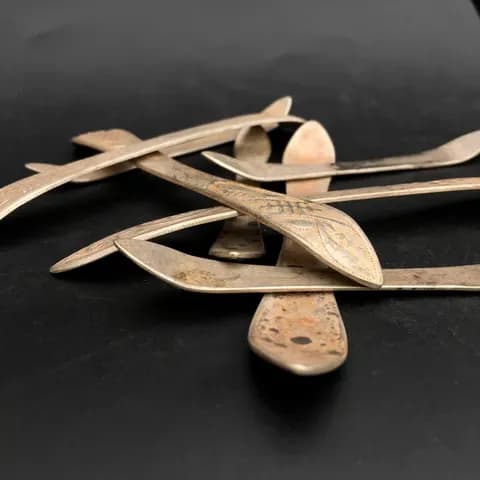 Antique-Style Court Hairpin image 2