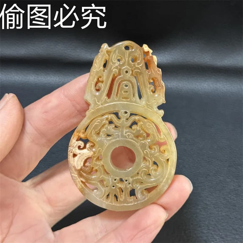 Xiuyan Jade Bi Disc Ornament
