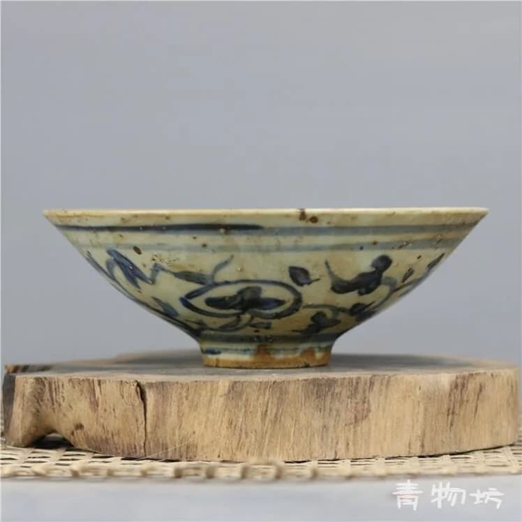 青花手描き鳳凰文斗笠碗