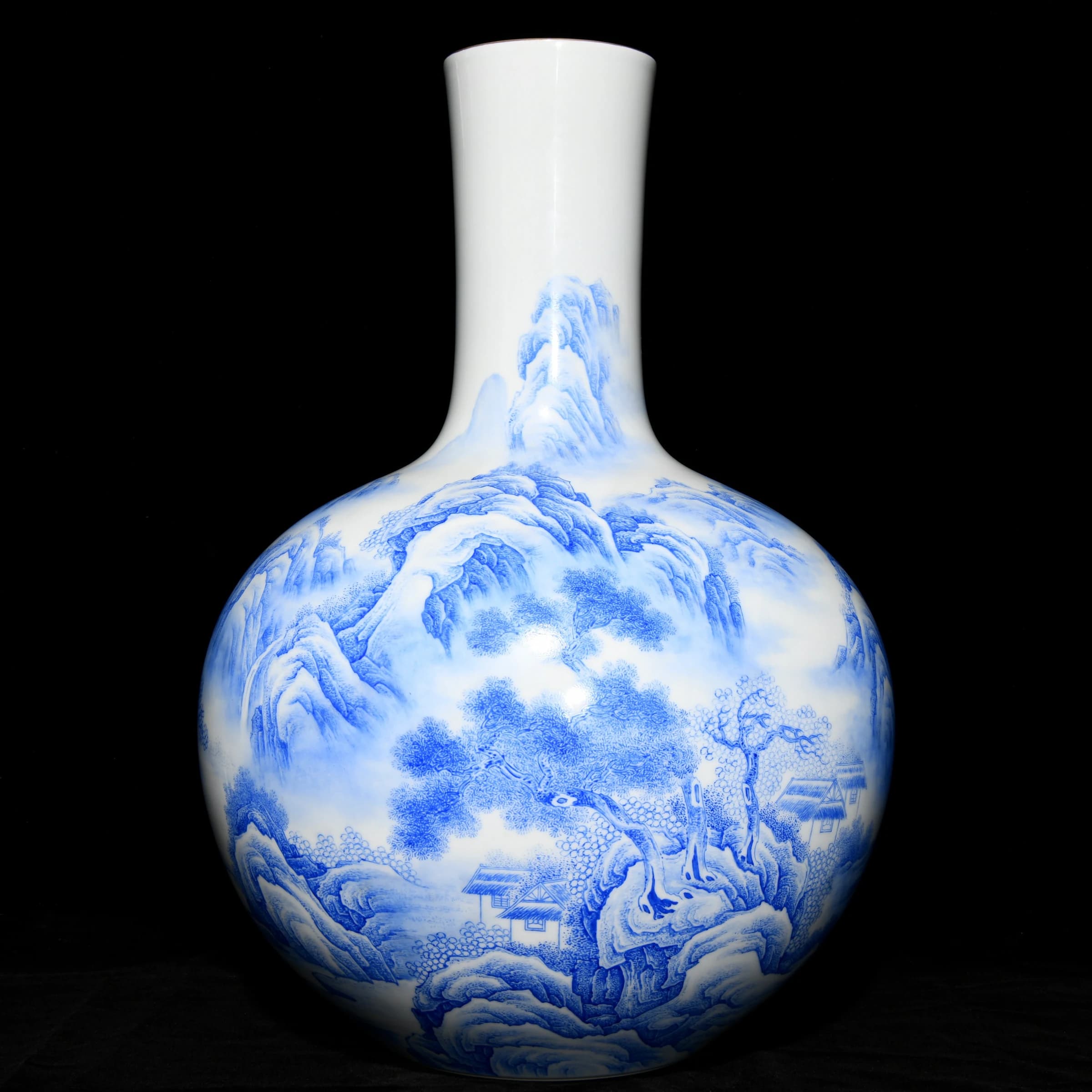 Antique-Style Blue-and-White Dragon-Pattern Duomuhu Ewer