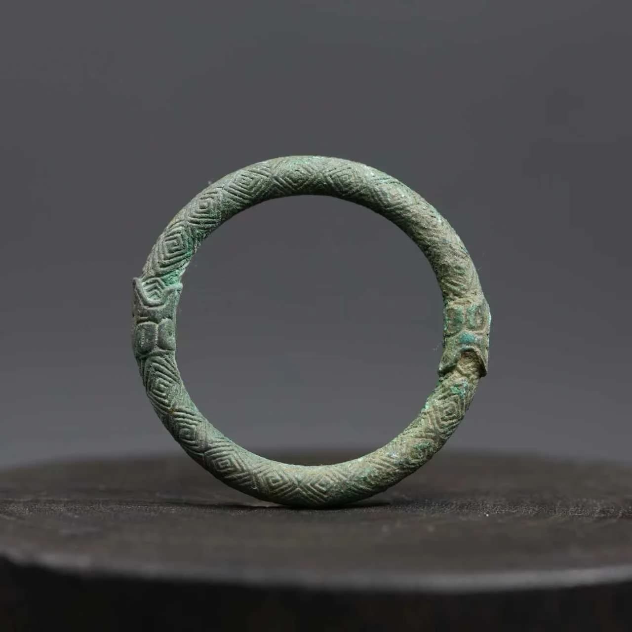 Copper Rope-Pattern Ring Coin