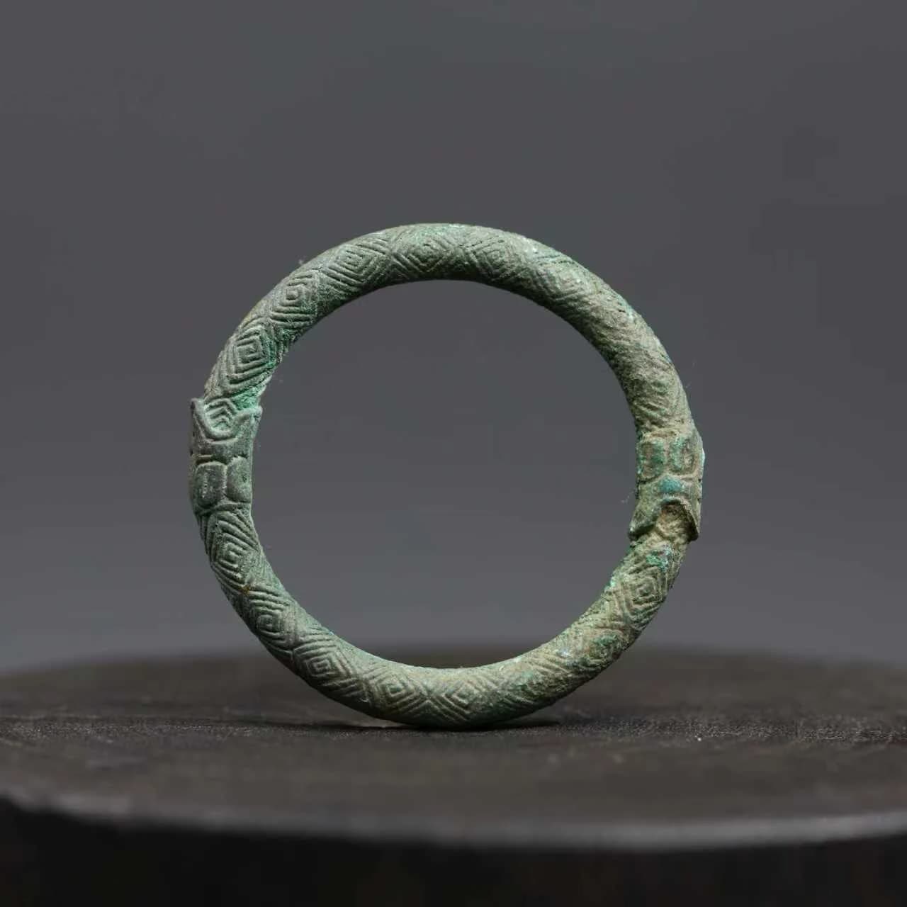 Copper Rope-Pattern Ring Coin
